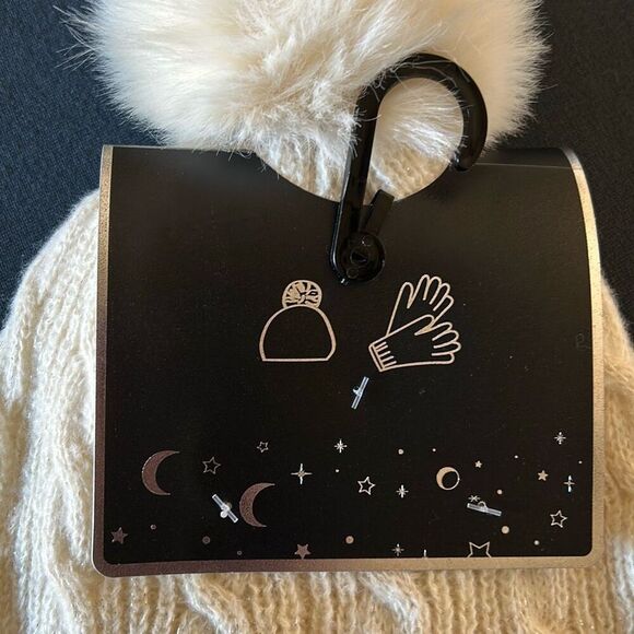 VINCE CAMUTO Winter White Beanie & Gloves NWT - Picture 5 of 5